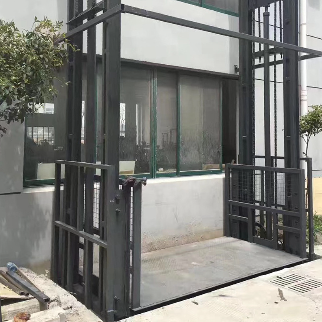 莺歌海镇5吨室外升降货梯